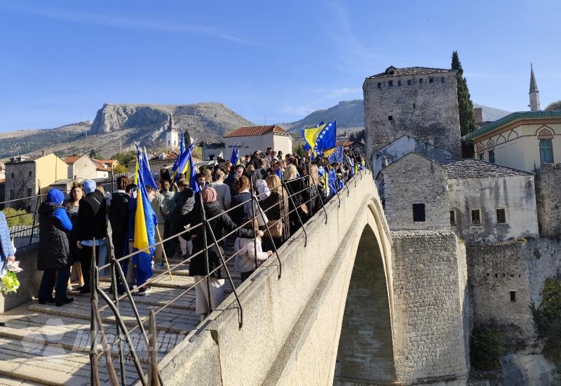 VIDEO | Skokom u Neretvu obilježena godišnjica rušenja Starog mosta